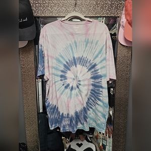 🎄 Pink tie dyed Campus tee